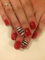 /album/manikyur/krasnyj-belyj-chernyj-manikyur-v-polosku-jpg/